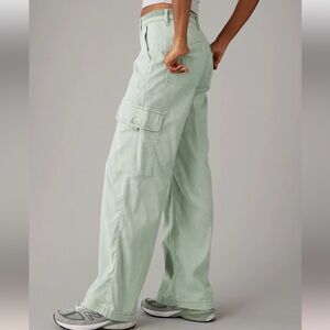 AE Dreamy Drape Stretch Super High-Waisted Cargo
Baggy Wide-Leg Pant - Mint 6